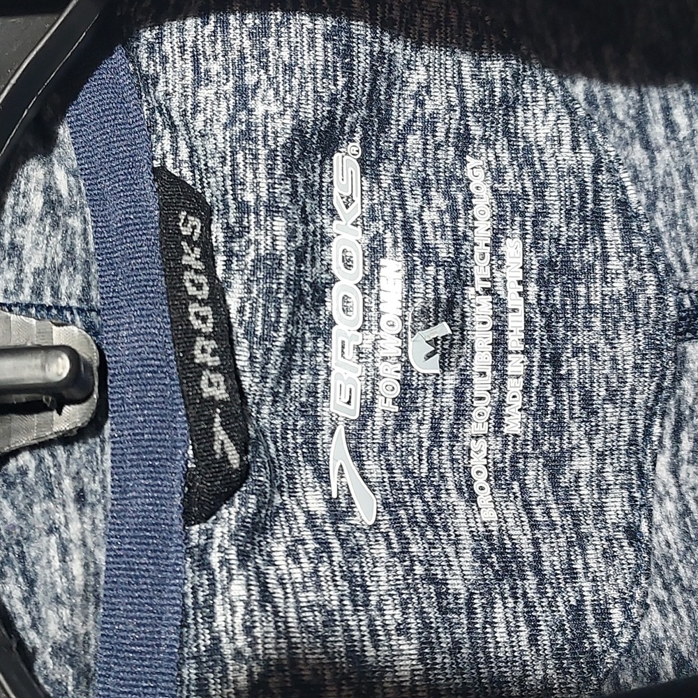 Brooks For Women Equilibrium Technology Thermal Hoodie Size Xs View 2